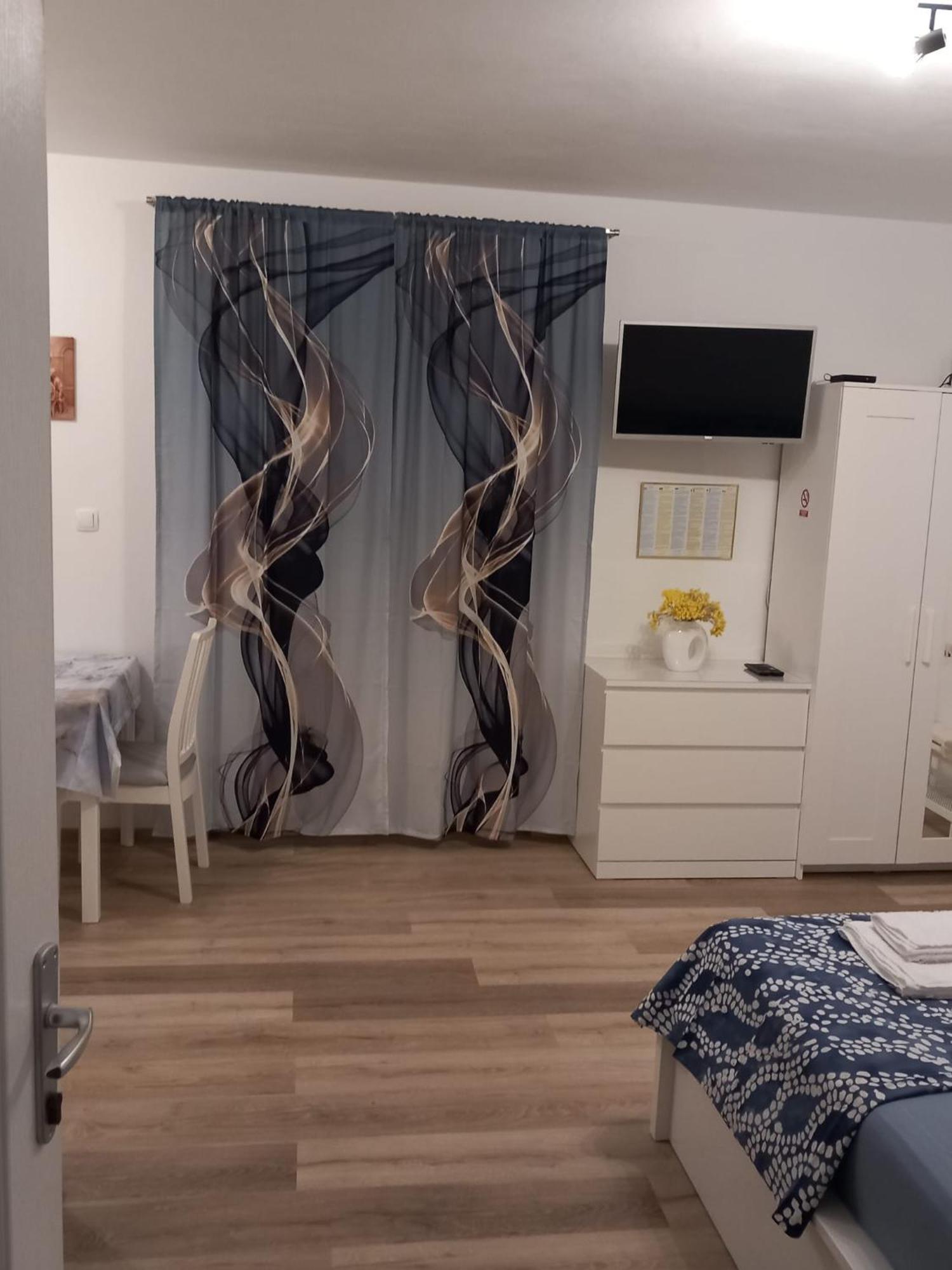 דירות חוואר Ivka מראה חיצוני תמונה